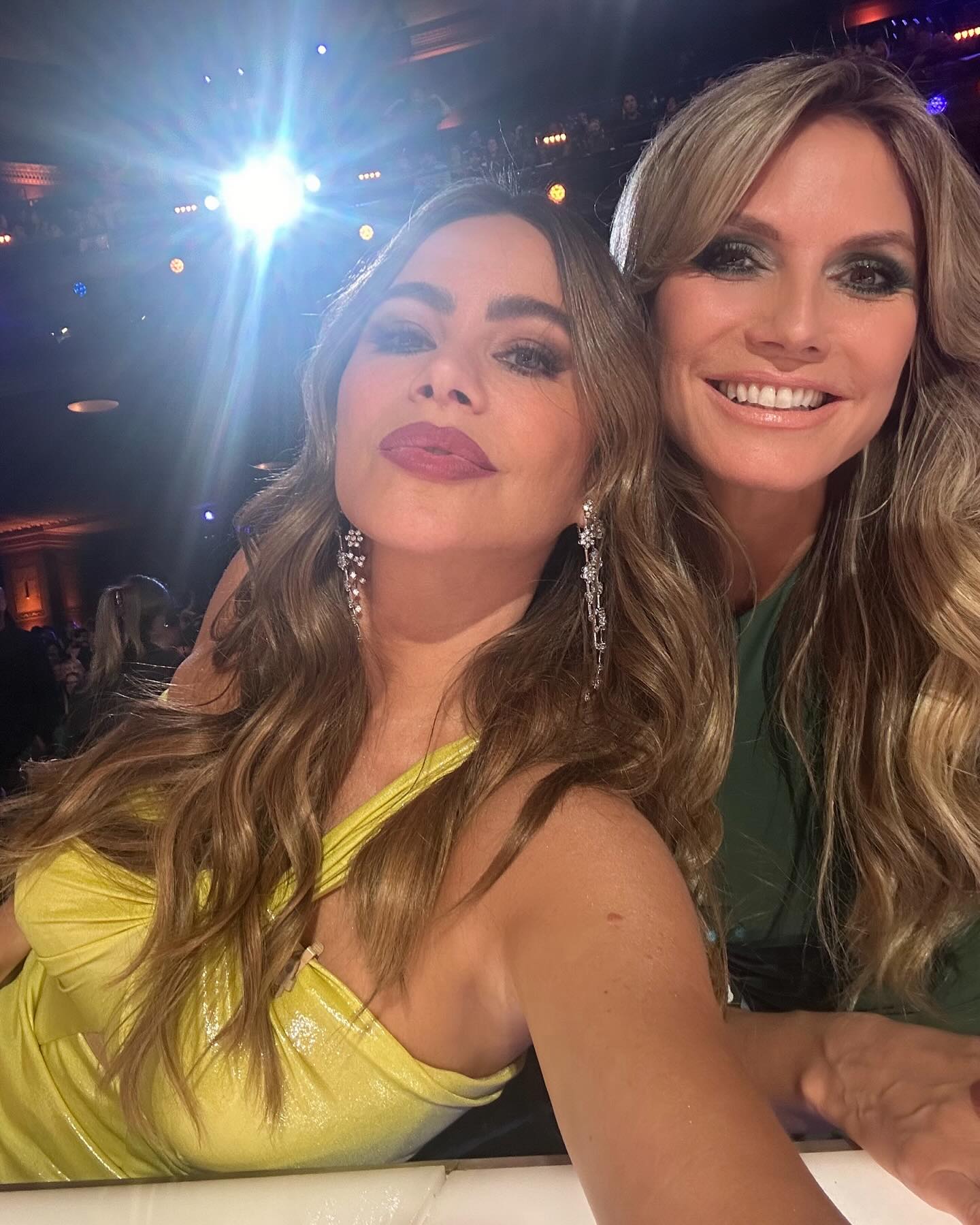 Sofia Vergara showed off her yellow dress while posing with Heidi on the AGT set