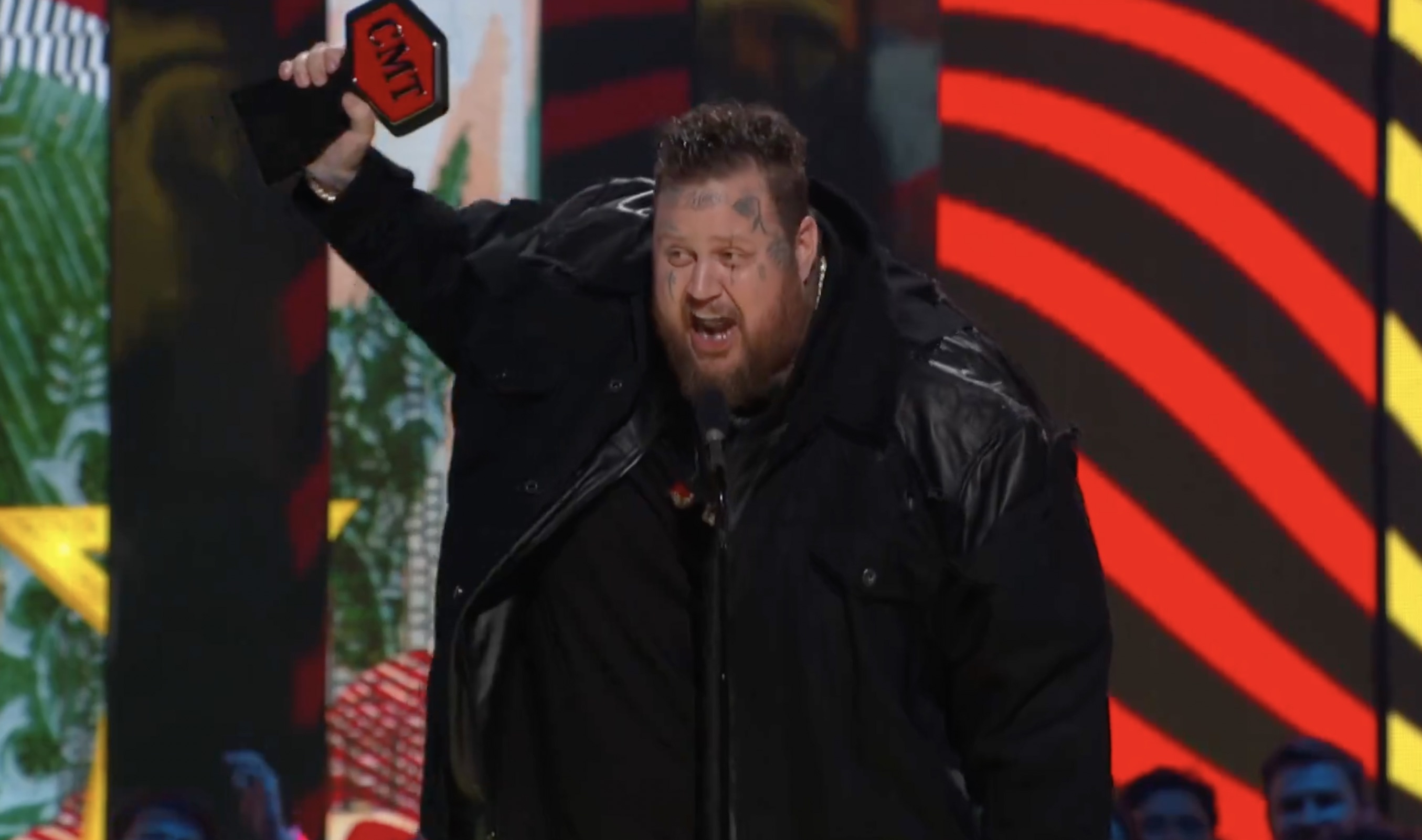 Jelly Roll gave a warning to Gayle during his acceptance speech