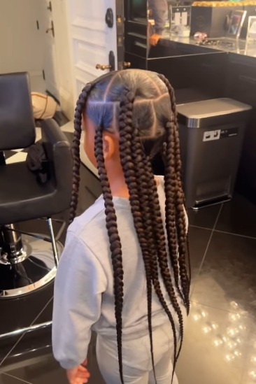 On Saturday, hair stylist Kia Harper revealed Dream's new hairdo