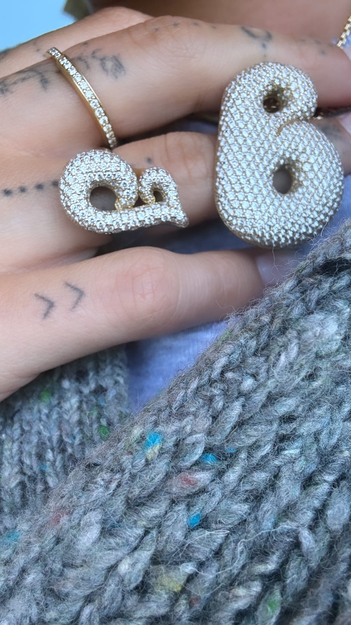 Hailey also flaunted a close-up of her massive diamond 'J' and 'B' rings