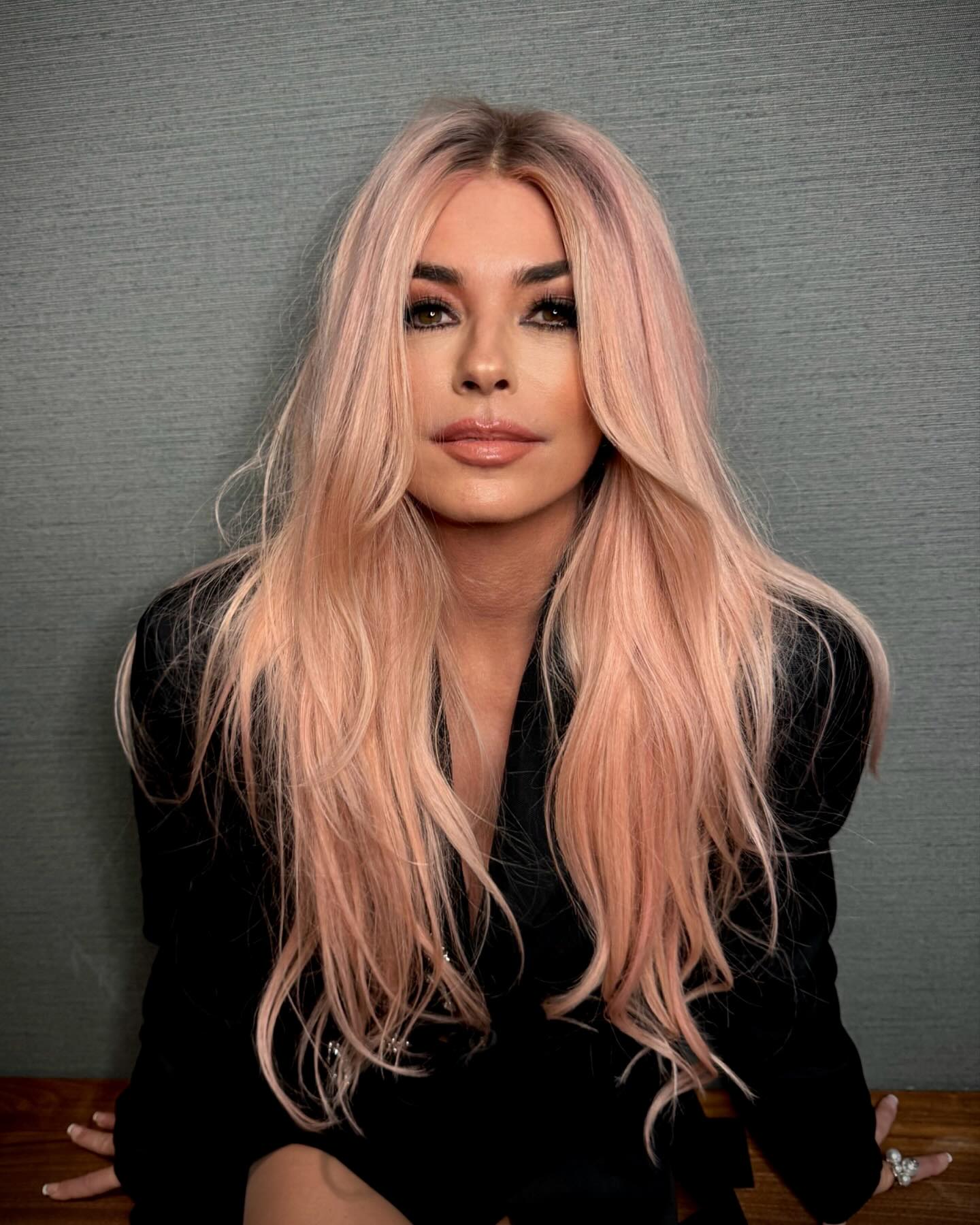 Shania experimented with pink hair back in March