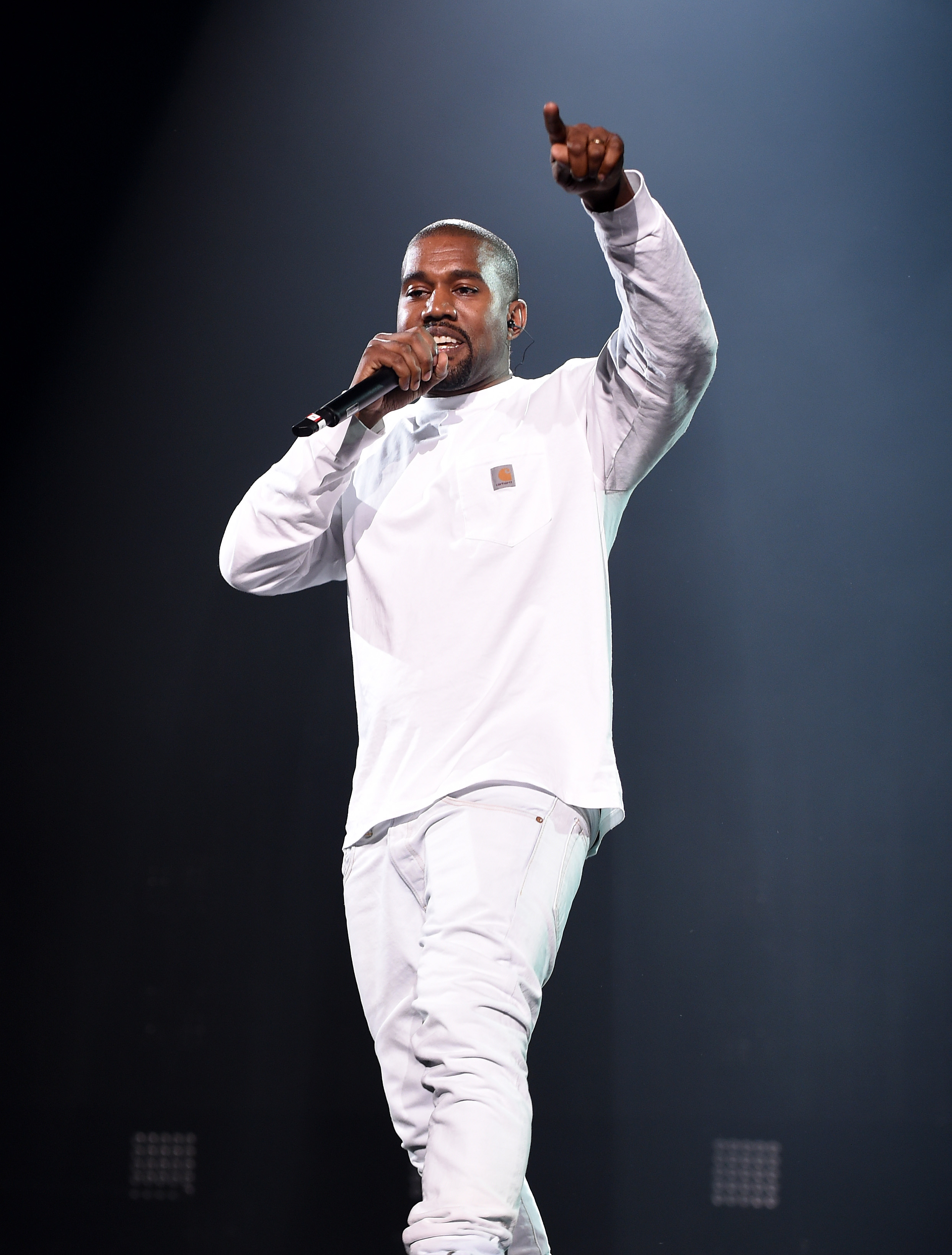 In an unconfirmed leaked track, Kanye takes a verse jab calling out Drake