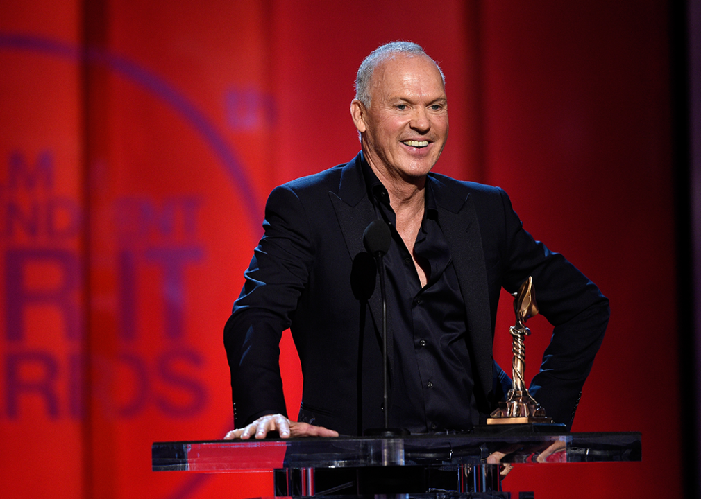 Michael Keaton accepts Best Male Lead for 'Birdman' at the Film Independent Spirit Awards.
