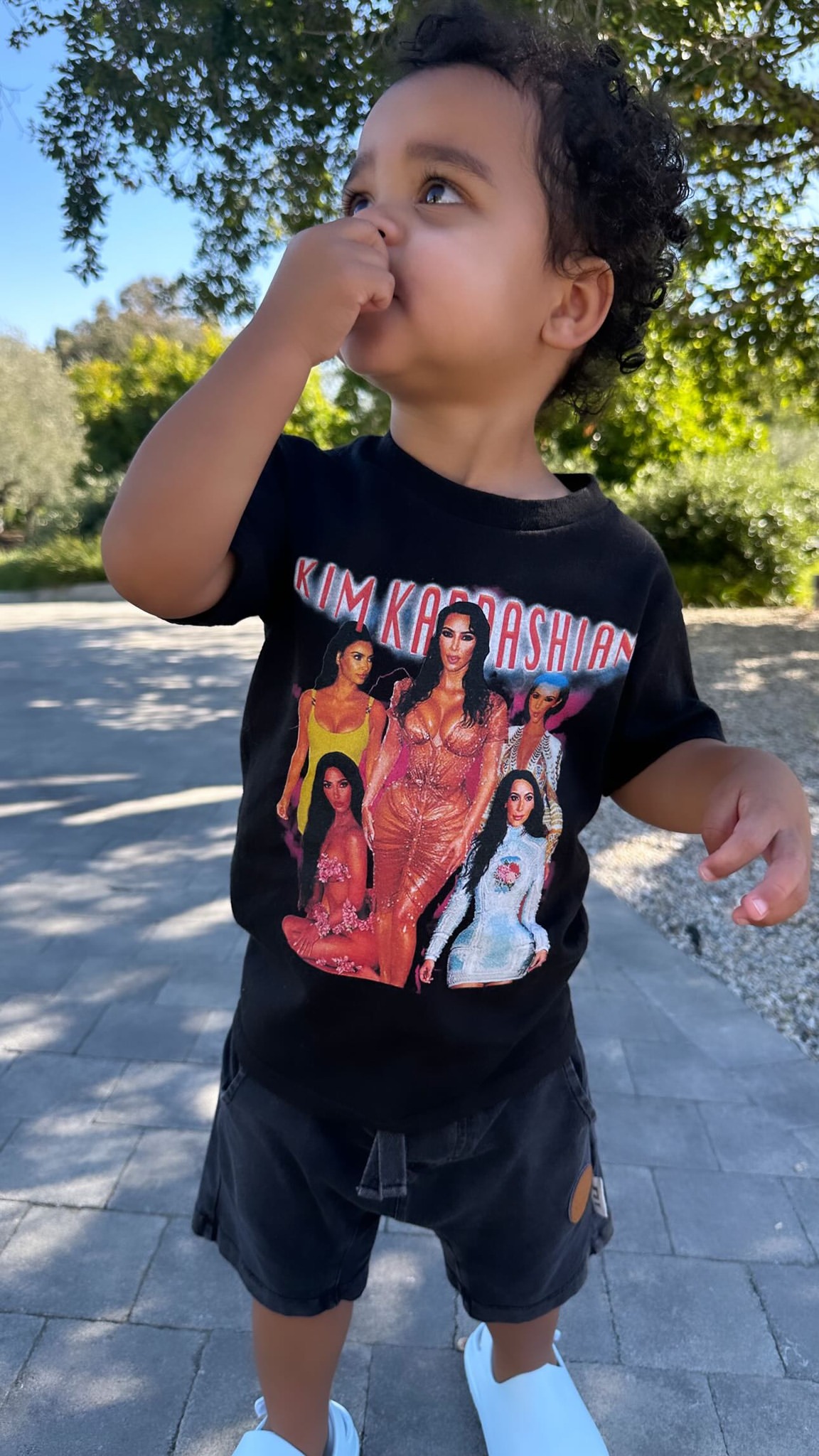 In the Instagram photo, Tatum Thompson wore a T-shirt with images of aunt Kim Kardashian