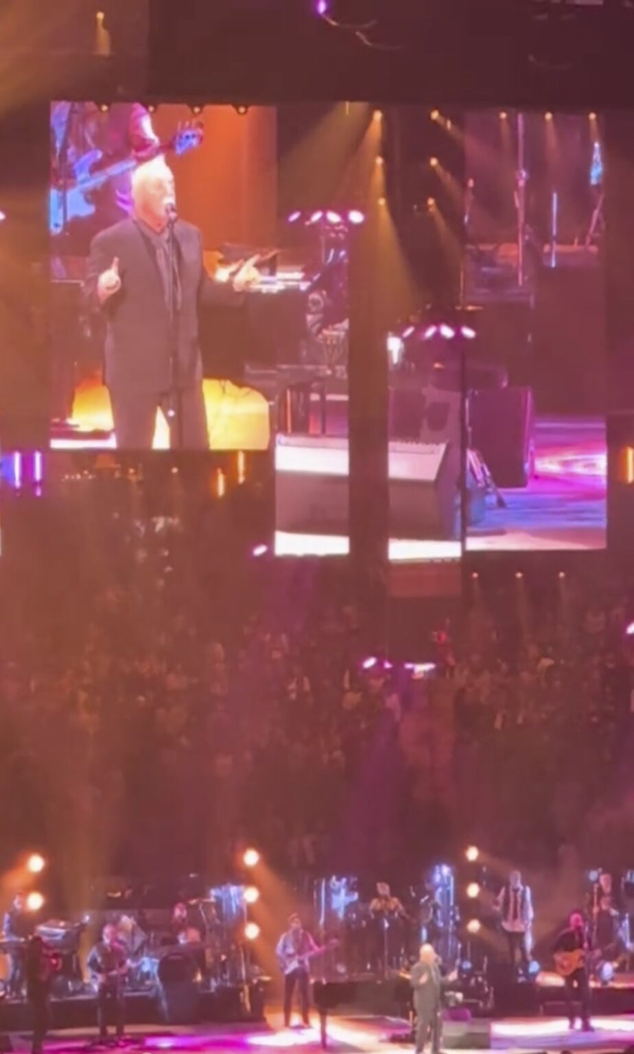 Billy Joel Sings Iconic Song Uptown Girl To Ex-wife Christie Brinkley ...