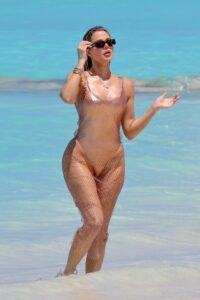 Khloe Kardashian was spotted on vacation with her sister Kim Kardashian