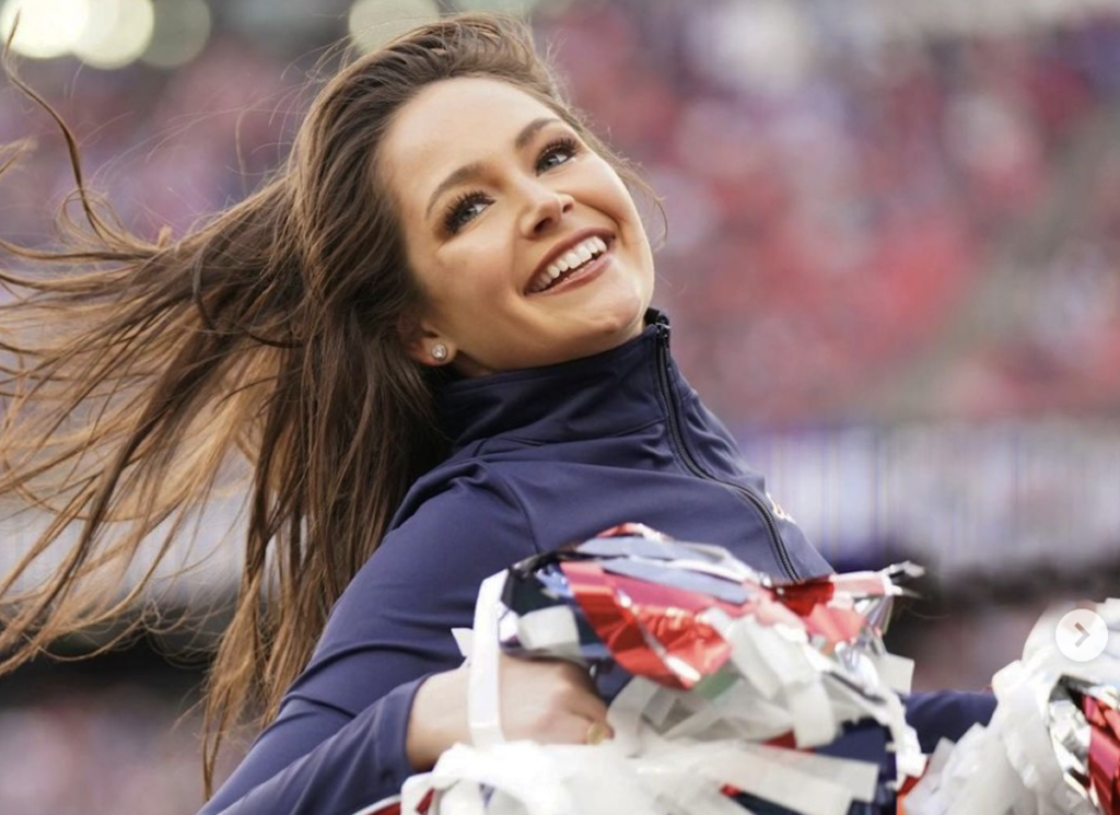 Patriots Cheerleader Emily Marshall in Two-Piece Workout Gear Enjoys "Fit of My Dreams"