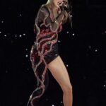 Taylor Swift Stops Traffic As She Gets Presidential-Like Escort