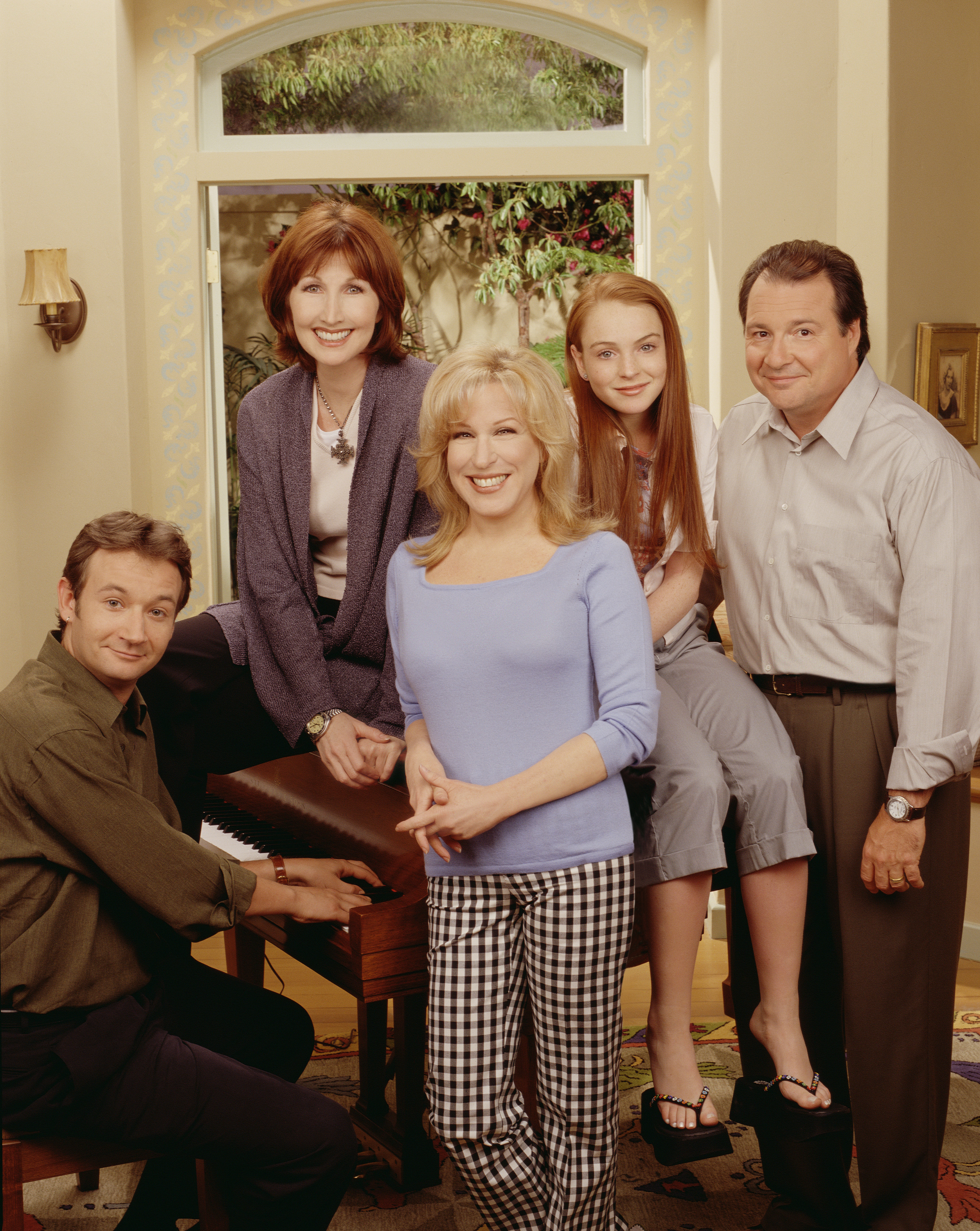 Bette premiered on CBS in 2000, lasting only 18 episodes before being canceled