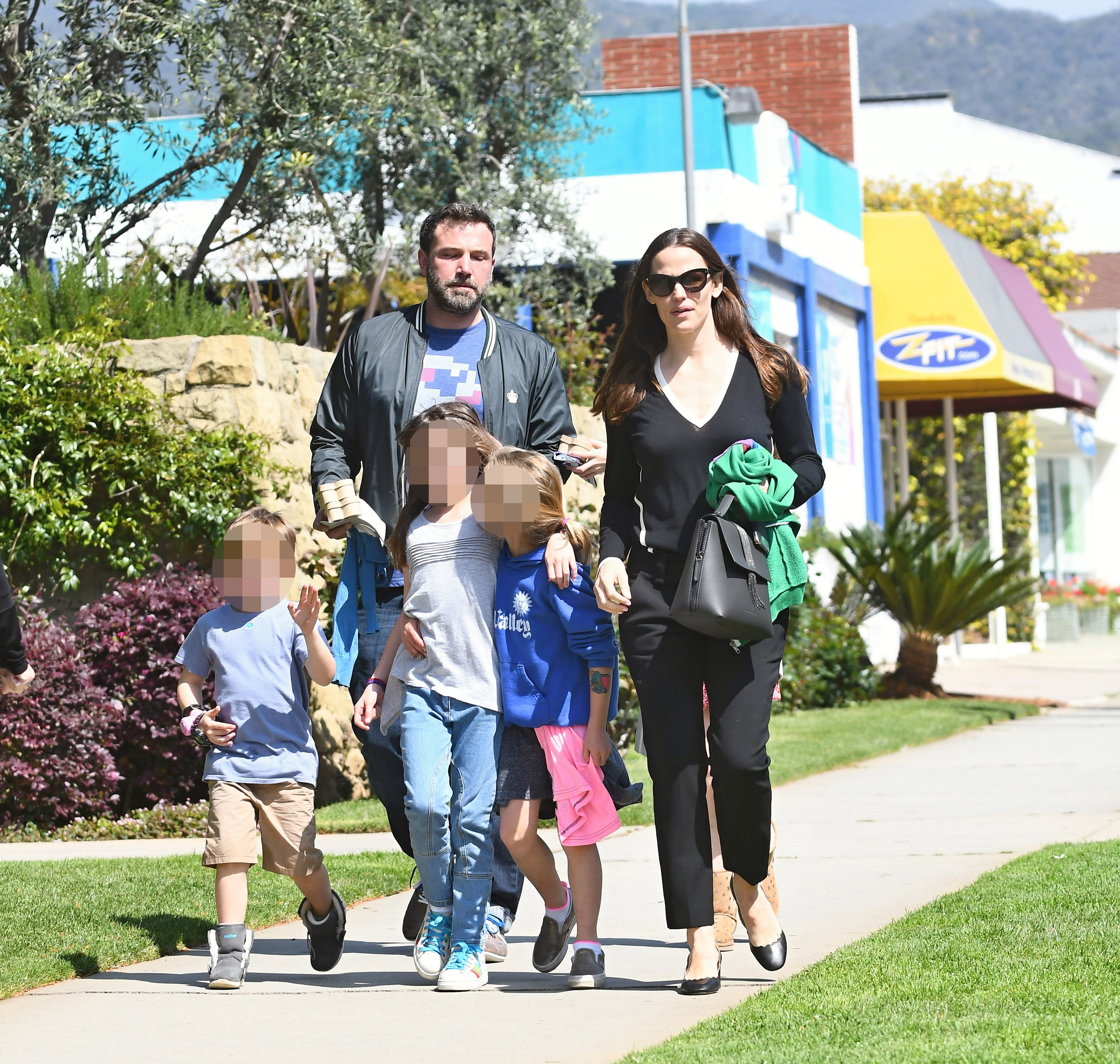 Jennifer shares children Violet, 18, Fin, 15, and Samuel, 12, with her ex-husband Ben Affleck, 51