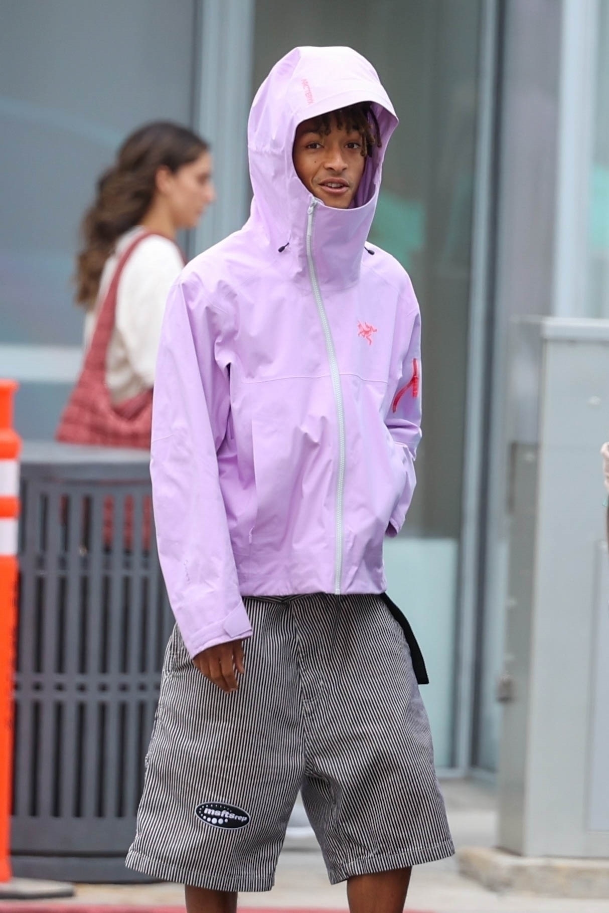 The actor sported a lavender jacket with gray shorts for the afternoon lunch date