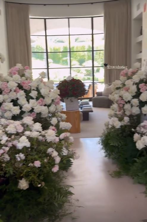 The rocker filled her home with hundreds of roses for Mother's Day