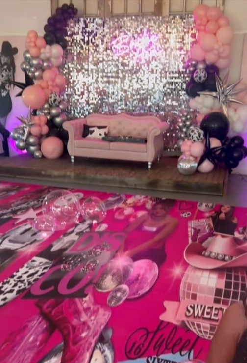 At the large venue, Bailee had a pink cowgirl-themed party