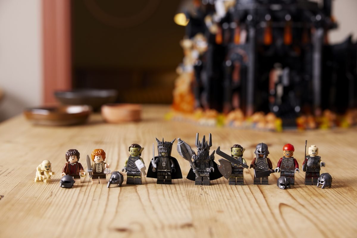 The Lord of the Rings Barad-Dûr LEGO set minifigures including orcs and mouth of sauron