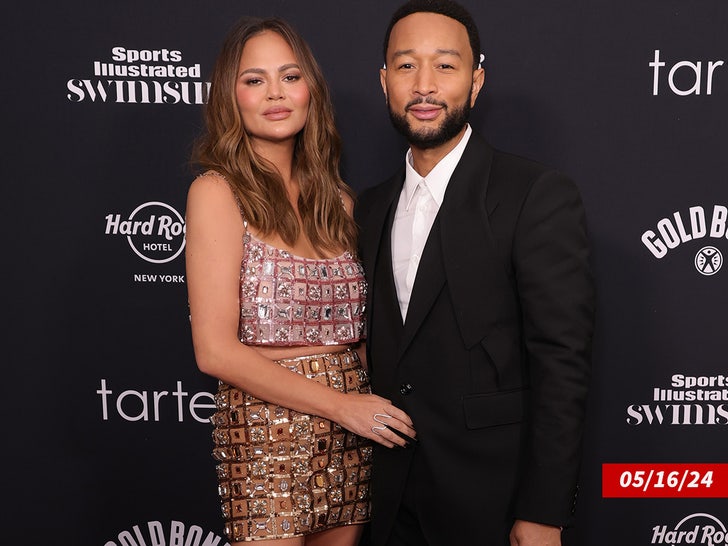 Chrissy Teigen and John Legend sub