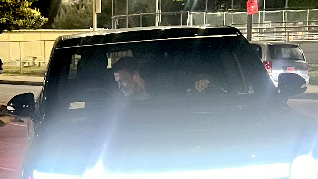 Photos captured Ben in the driver's seat of a black SUV while Jennifer and her child Emme got in the car