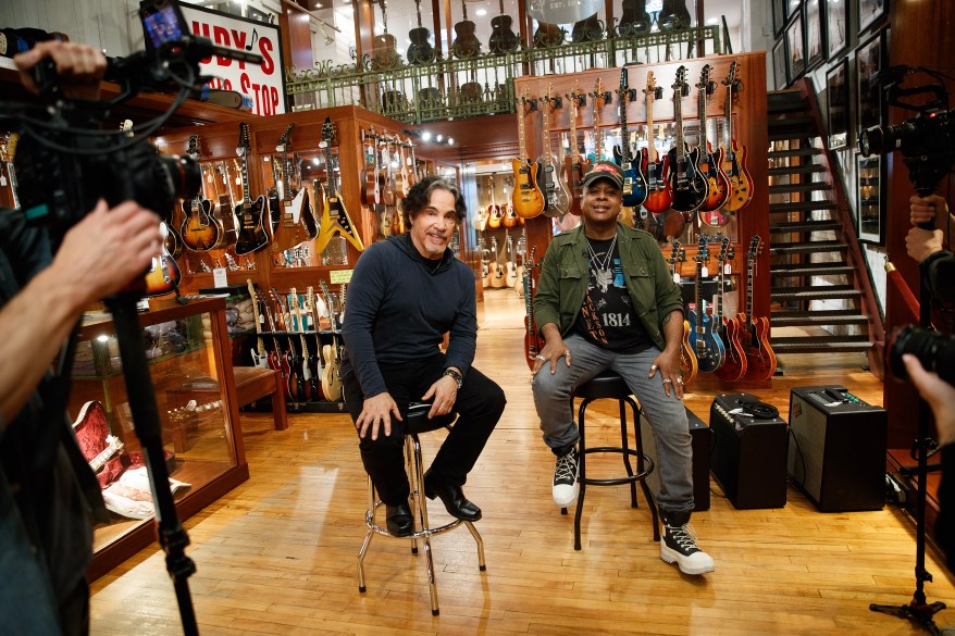 Oates sat down with Chuck Arnold for an interview in Rudy's Music.