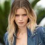 Abbey Lee in Workout Gear Says Hi From Cannes