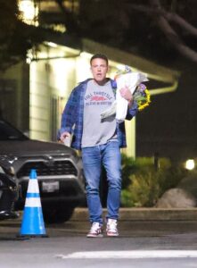 Ben Affleck was spotted with a pair of bouquets