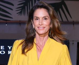 Cindy Crawford In Workout Gear is “Warming Up For the Weekend”