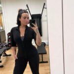 Demi Lovato in Workout Gear Shares Mirror Selfie