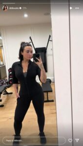Demi Lovato in Workout Gear Shares Mirror Selfie