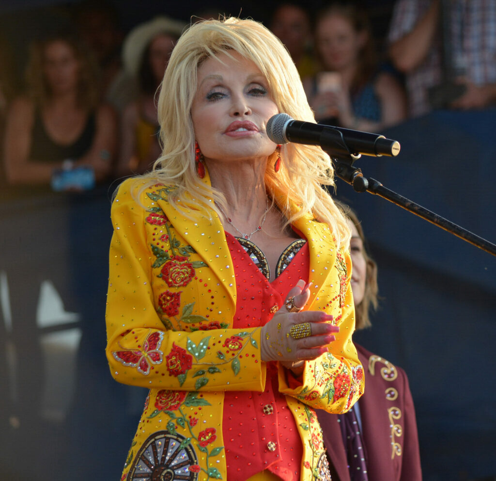 Dolly Parton to Explore Country Heritage on ‘Smoky Mountain DNA ...