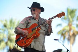 Pioneering guitarist Duane Eddy has passed away at the age of 86.