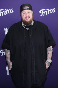 Jelly Roll showed off his 70 pound weight loss on a red carpet