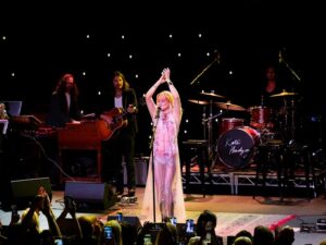 Kate Hudson Debuts Rockstar Era, Performs Concert in L.A.