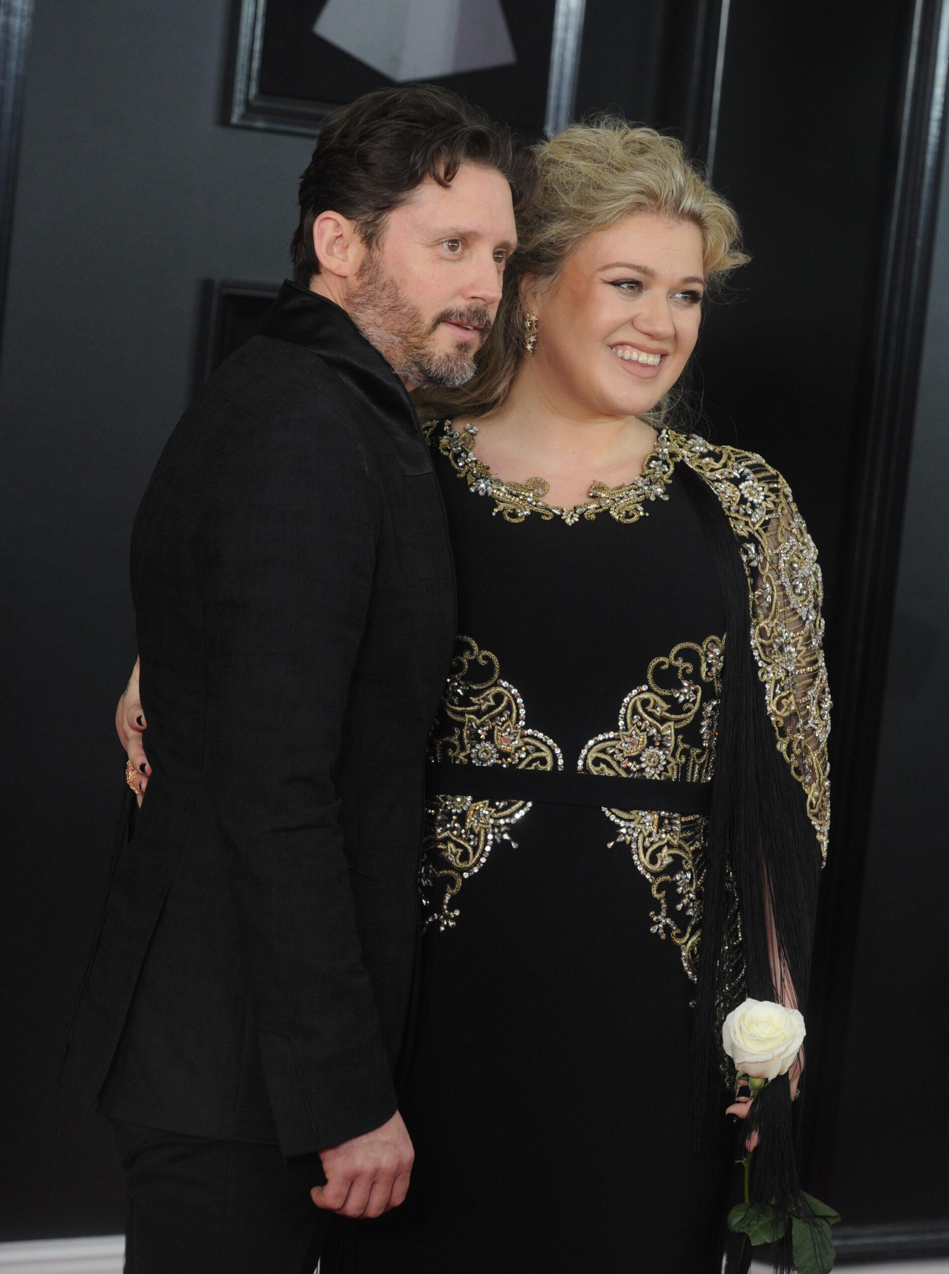 Kelly Clarkson And Brandon Blackstock Settled Battle Over Management ...