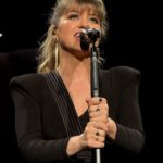 Kelly Clarkson flaunted her slim figure in a black jumpsuit while performing in Atlantic City