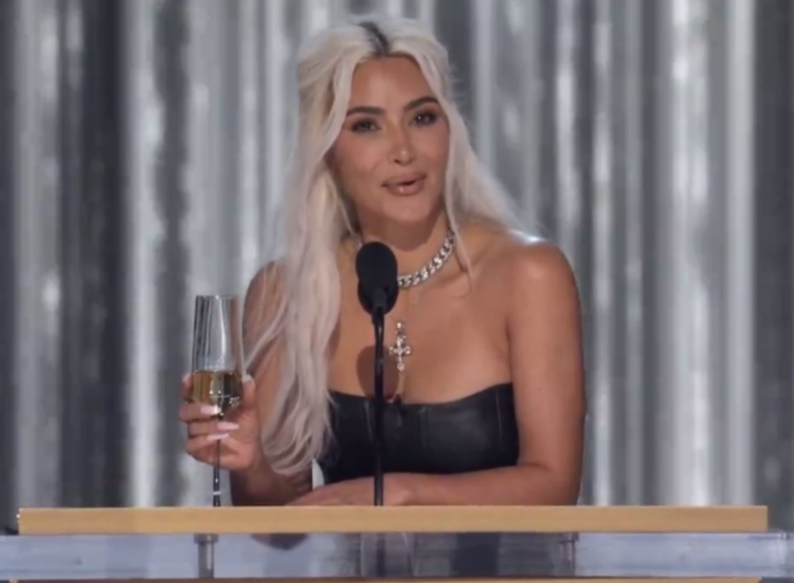 Kim Kardashian booed at The Roast of Tom Brady as reality star hits ...