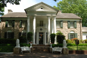 Tennessee courts have halted the sale of Elvis Presley's Graceland