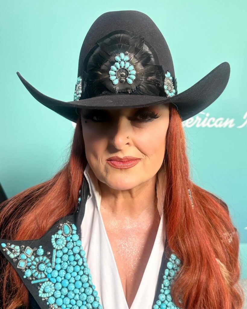 Wynonna Judd seemed to clap back at American Idol viewers by sharing new photos of her dynamic look for Sunday night's finale episode