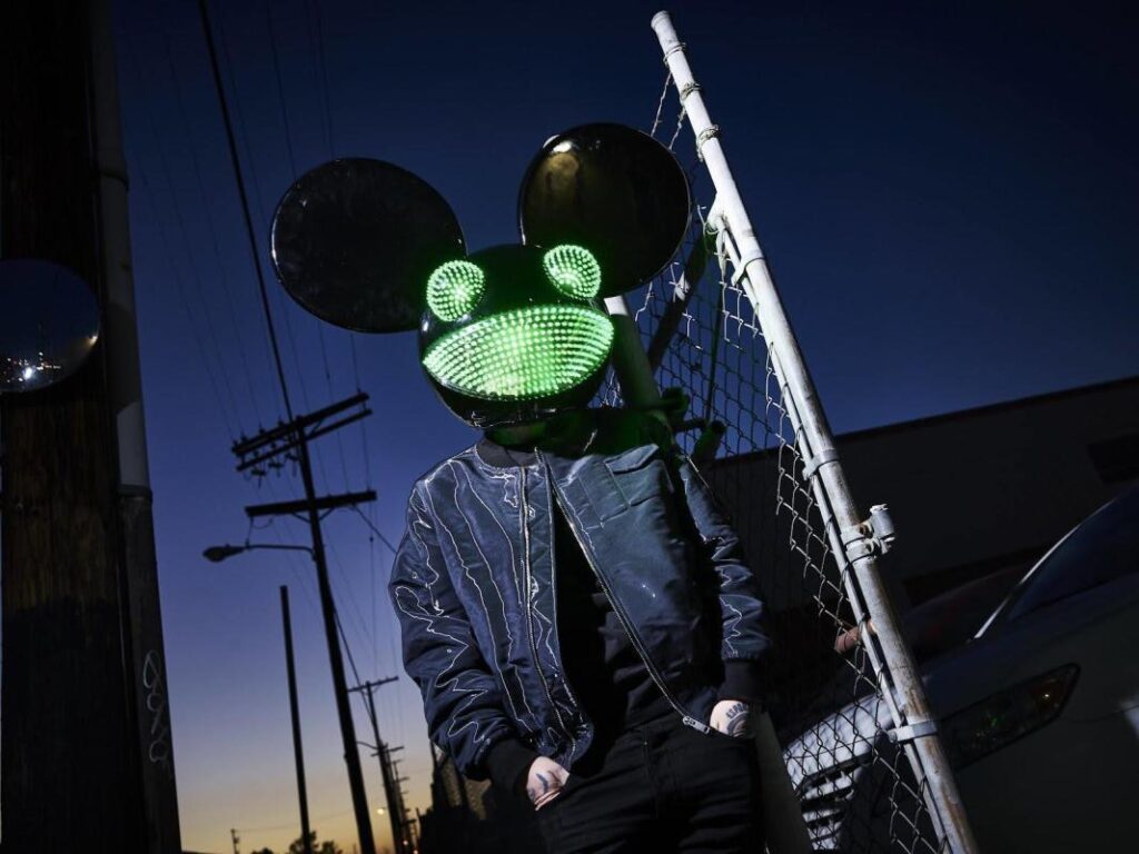 "Gone But Definitely Not Forgotten": Watch deadmau5 Pay Tribute to i_o at the Hollywood Bowl