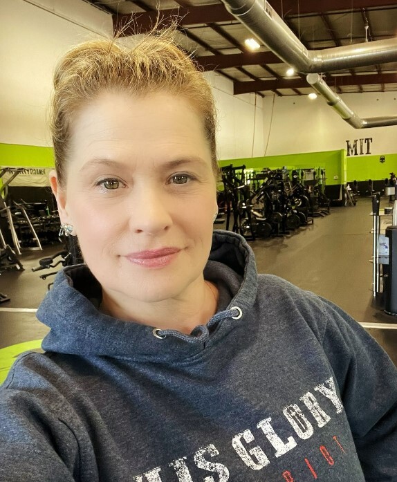 Eighties star and Hollywood actress Kristy Swanson glowed in a new snap from the gym