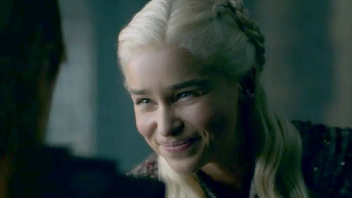daenerys smiles meanly on Game of Thrones