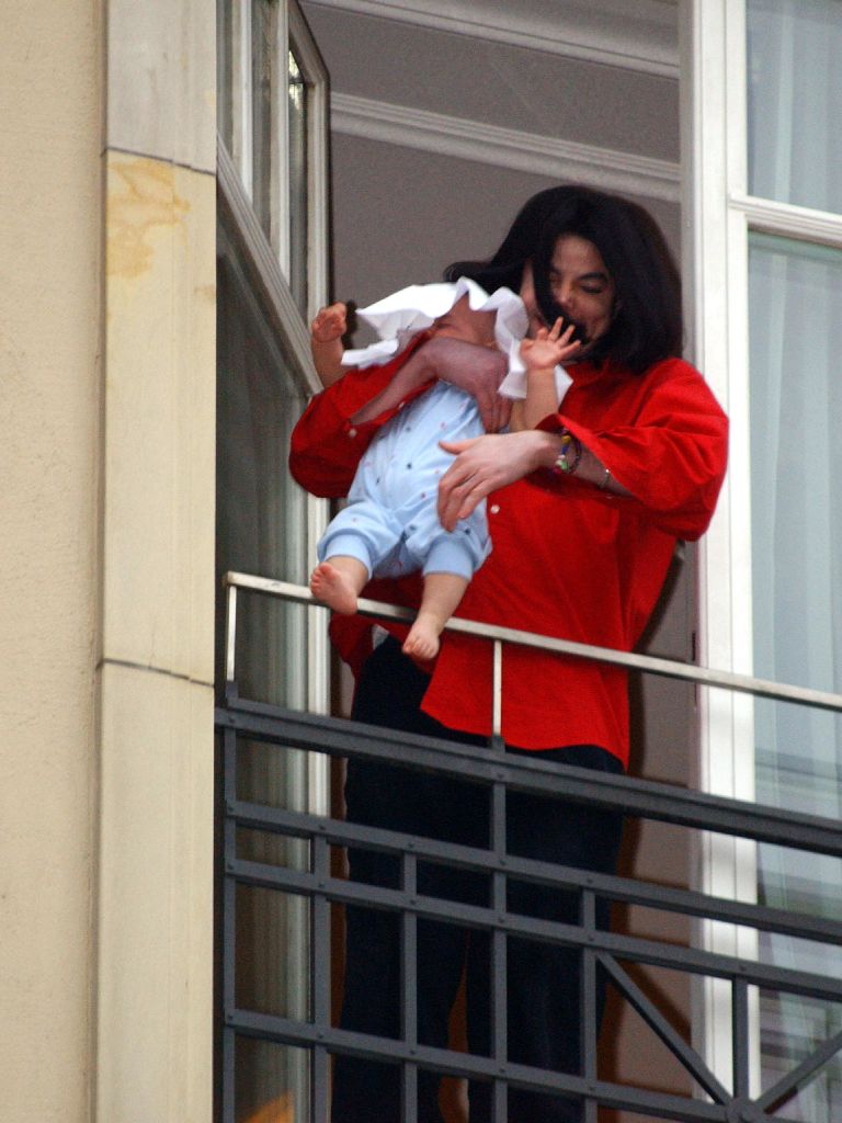 Blanket was the baby that Michael held over a balcony in the infamous photo