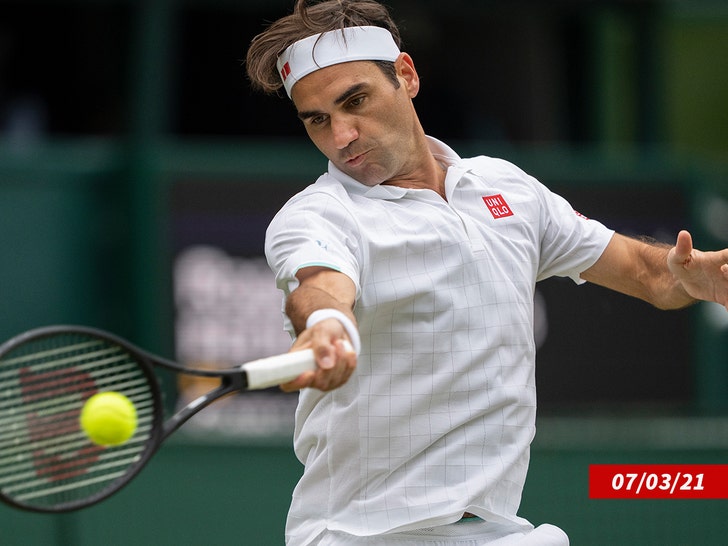 Roger Federer playing