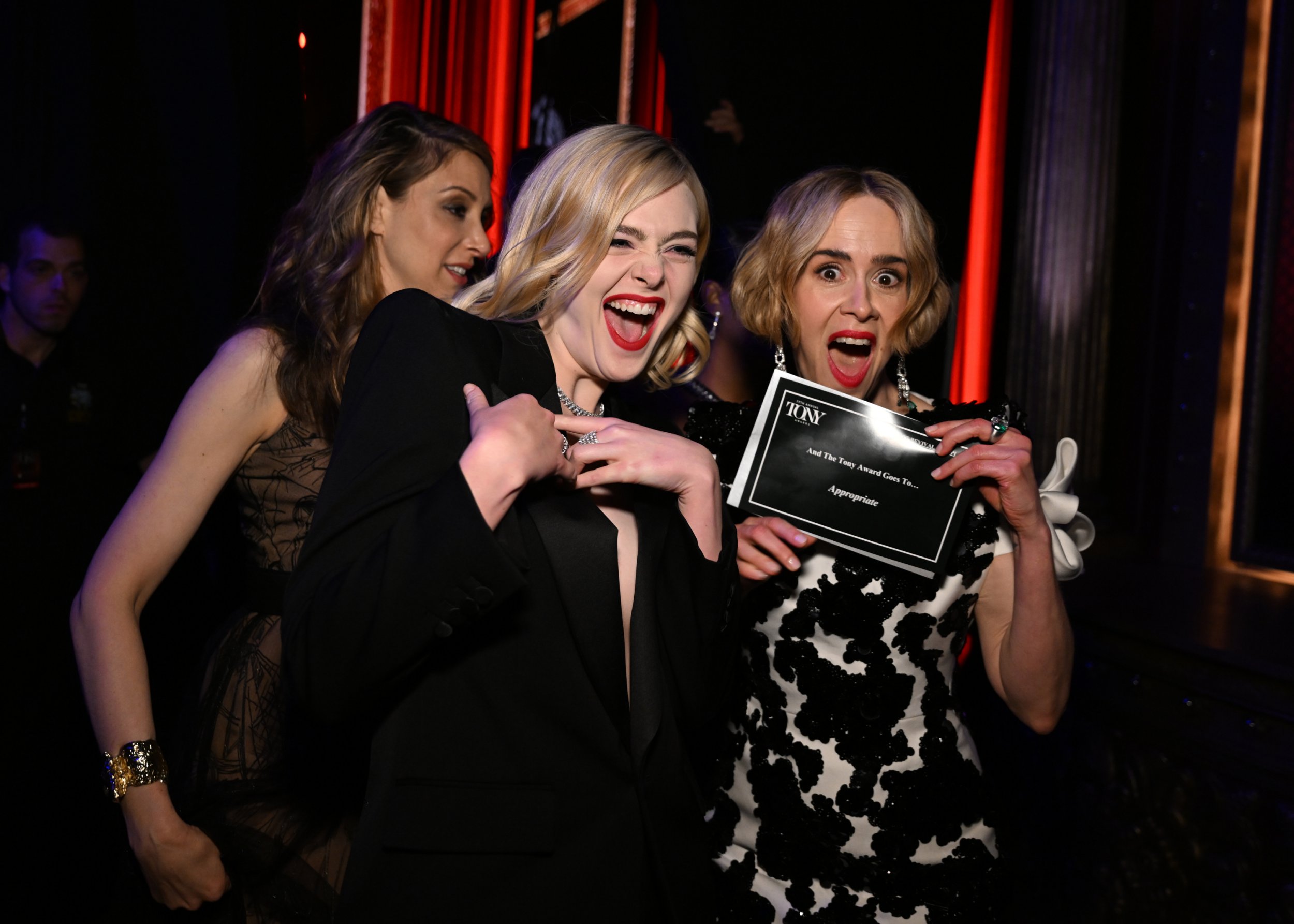 Elle Fanning and Sarah Paulson backstage after Paulson's win