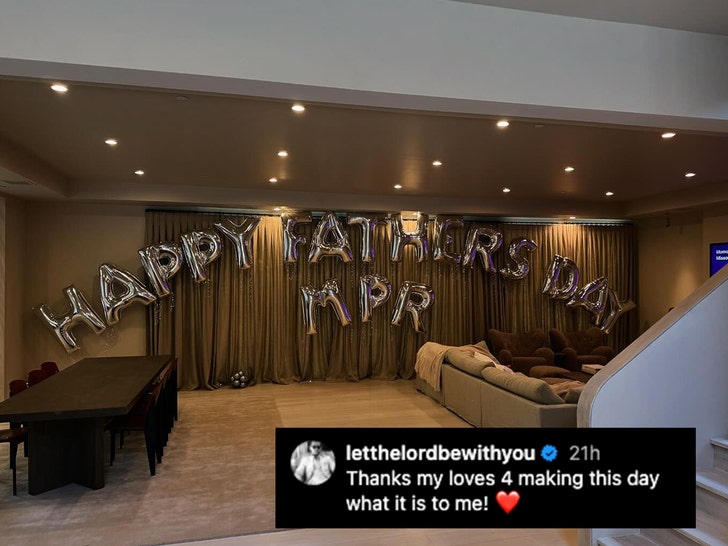 Scott Disick fathers day balloons