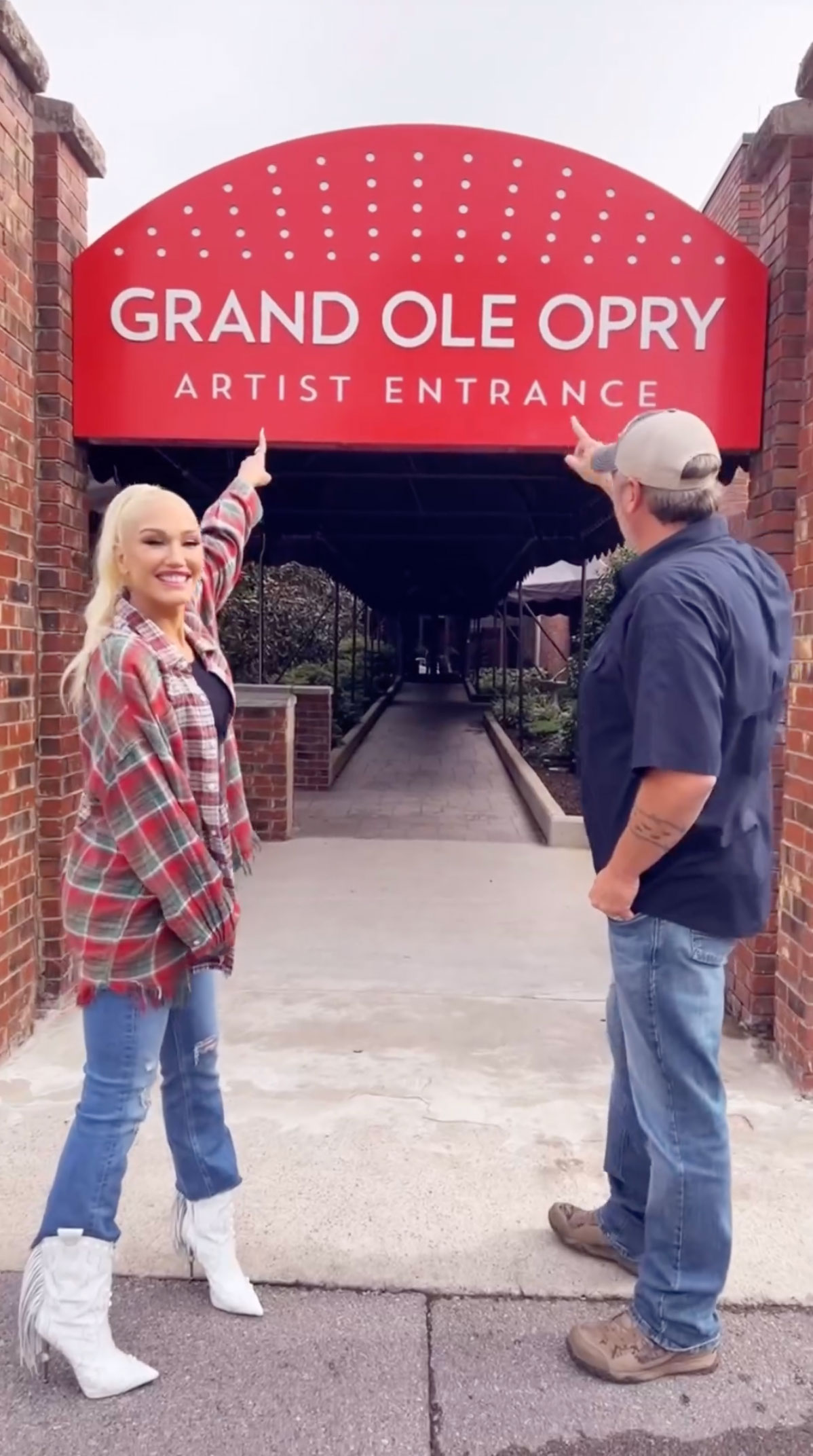 The two proudly walked into the iconic Grand Ole Opry before a performance