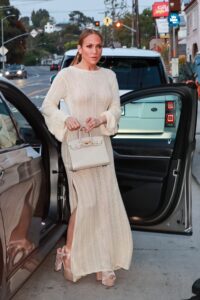 Jennifer Lopez stepped out for dinner in Santa Monica, California, sporting her wedding ring amid rumors she and her husband, Ben Affleck, are splitting up