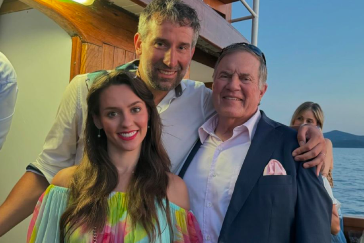 Bill Belichick Spotted at 24YearOld Girlfriend's Home Shirtless