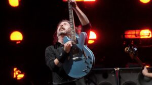 Foo Fighters Debut New Song "Unconditional" At UK Tour Kick-Off