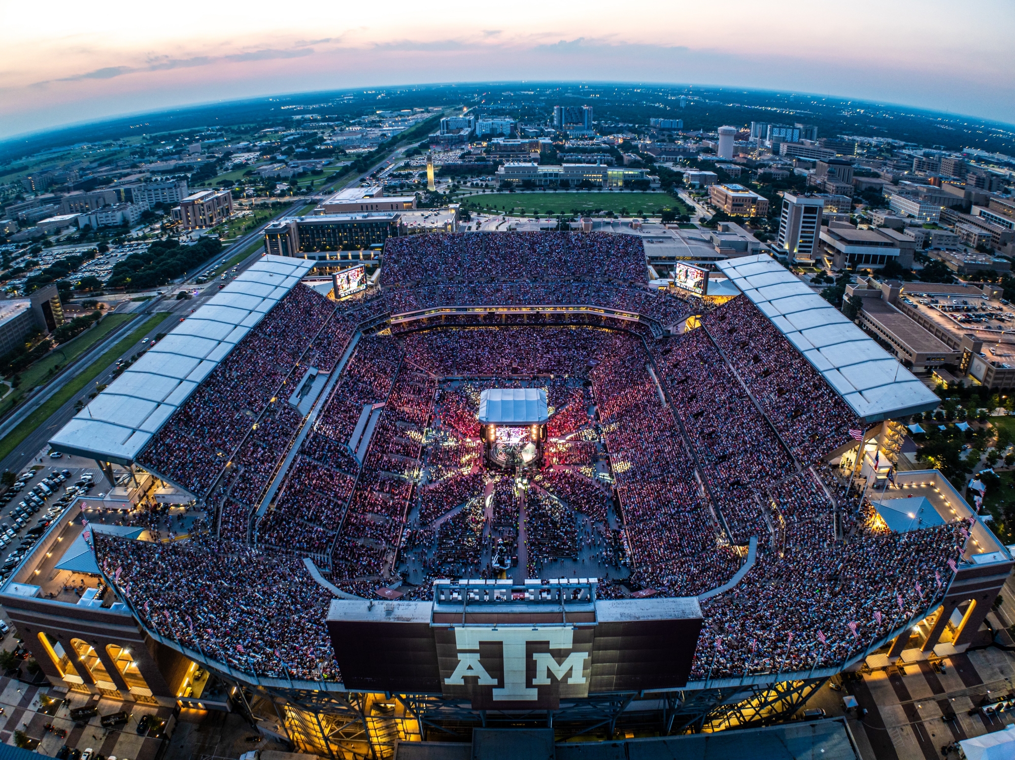 Strait Sets Record for Largest Single Concert in US History