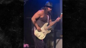 Jason Momoa Jams Out with His Kids at Hollywood Concert