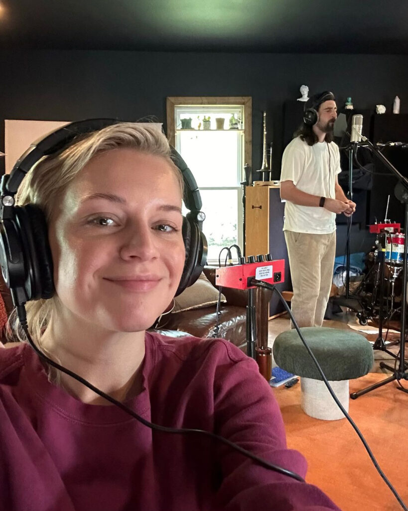 Kelsea Ballerini has shared some behind-the-scenes from recording a song with singer Noah Kahan