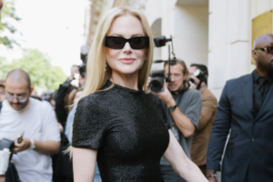 nicole-kidman-steps-out-for-fashion-week-with-lookalike-daughter-15-in-matching-outfits